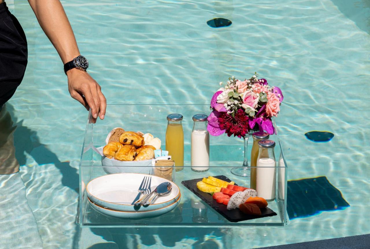 Hotel The Culture Samui à Bang Rak Beach  Extérieur photo A floating breakfast tray at a resort in Bali, Indonesia